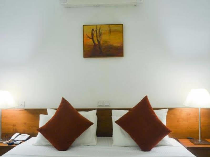 The Residence Hikkaduwa Bagian luar foto